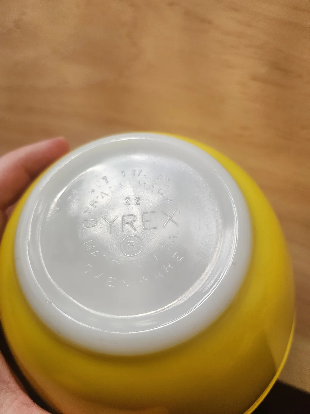 Vintage Yellow Pyrex 401 1 1/2 Pt Mixing Bowl